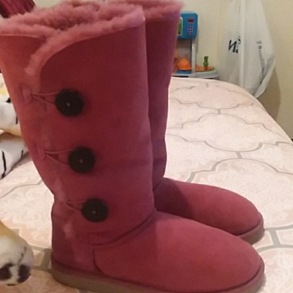 🚫TRADED🚫  AUTHENTIC brick red uggs - Picture 2 of 4